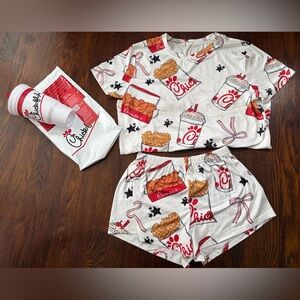 A Girlies Best friend Set (Chick fil a) and Bows 🎀🎀